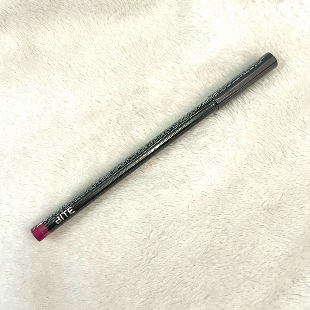 🍉 Bite Beauty lip pencil in shade 090